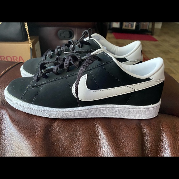nike canvas slip ons